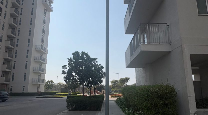 ireo corridors resale gurgaon justplancoin